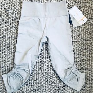 💜PRICE DROP Lululemon Ltd Awakening Crop sz 6 NWT